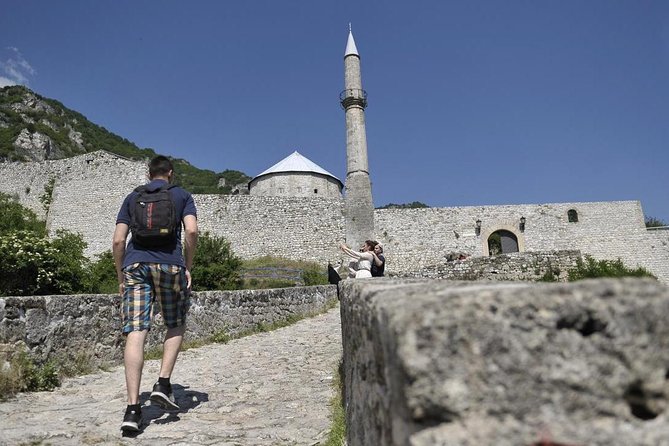 CENTRAL BOSNIA | A medieval tour (Jajce + Travnik + Pliva lakes) - Pliva Waterfall in the center of Jajce