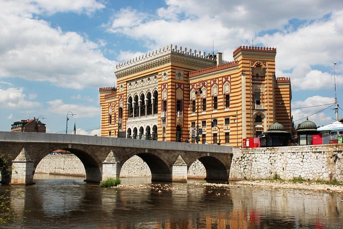 Discover Sarajevo Walking Tour with Local Guide - Why this two-hour Sarajevo walk works