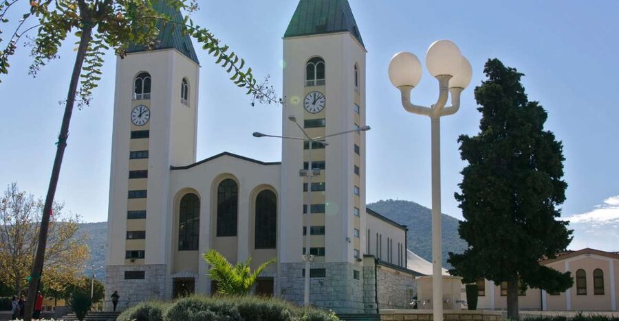 Dubrovnik: Private Day Trip to Medjugorje with Hotel Pickup - Arriving at St. James Church
