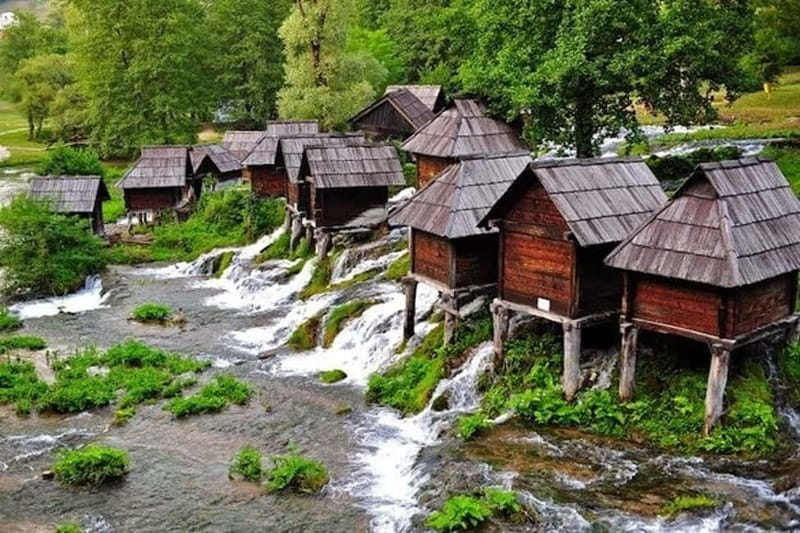 From Sarajevo: Travnik, Jajce, Pliva Lakes & Watermills Trip - Travnik Fortress and the best high views
