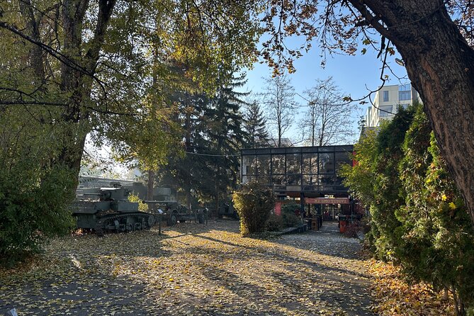 Half-Day Grbavica Food Tour in a Small Group - Aleja Lipa and a classic Sarajevo restaurant