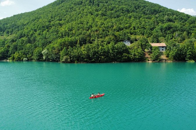 Kayaking on Jablanica Lake - Why the lake setting is worth your time