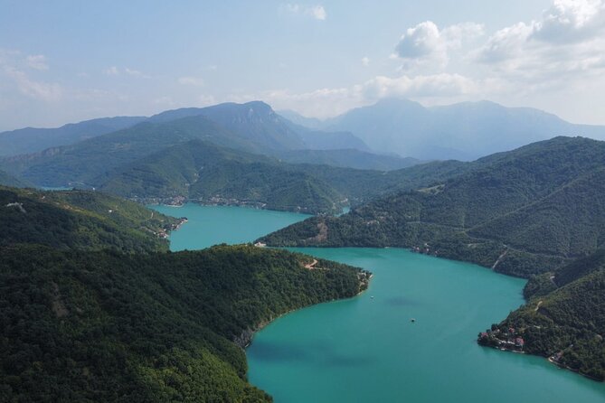 Kayaking on Jablanica Lake - What the three-hour paddle feels like