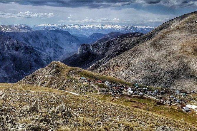 Lukomir Nomad Village Hiking from Sarajevo - Local Lunch Included - Umoljani Mosque and a Story from the War