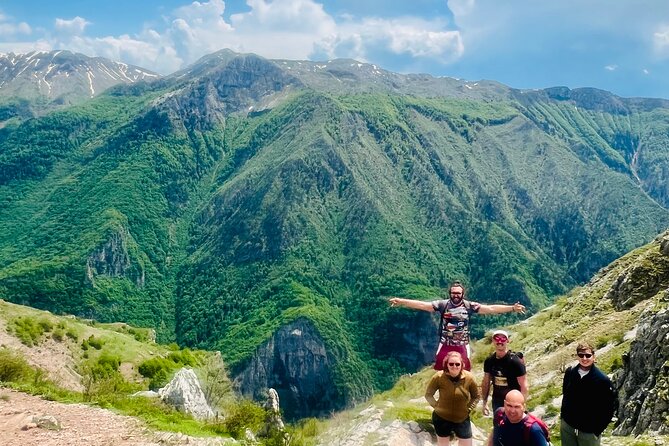 LUKOMIR VILLAGE HIKE & TREK TOUR (nature, hike, food & panorama) - Arriving at Lukomir, Bosnia’s highest village
