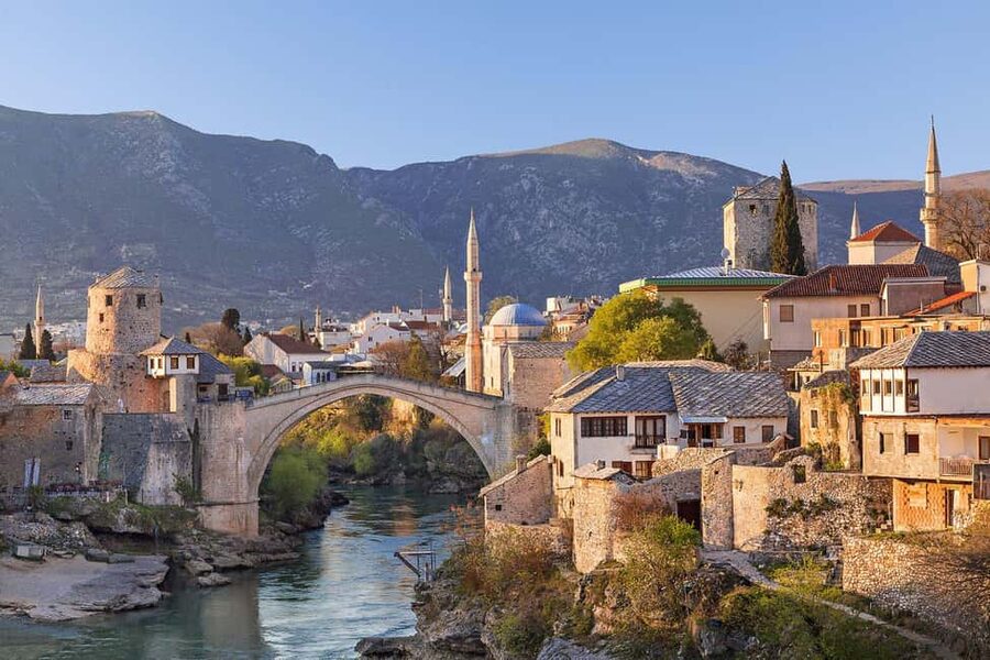 Private Mostar, Ston and Kravice Waterfalls - Costumizable - Who should book this day?