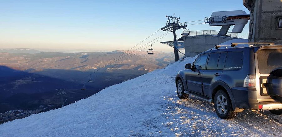 Sarajevo: Bjelasnica Mountain Guided Tour with Cable Car - Mountain air, ski slopes, and a warm drink