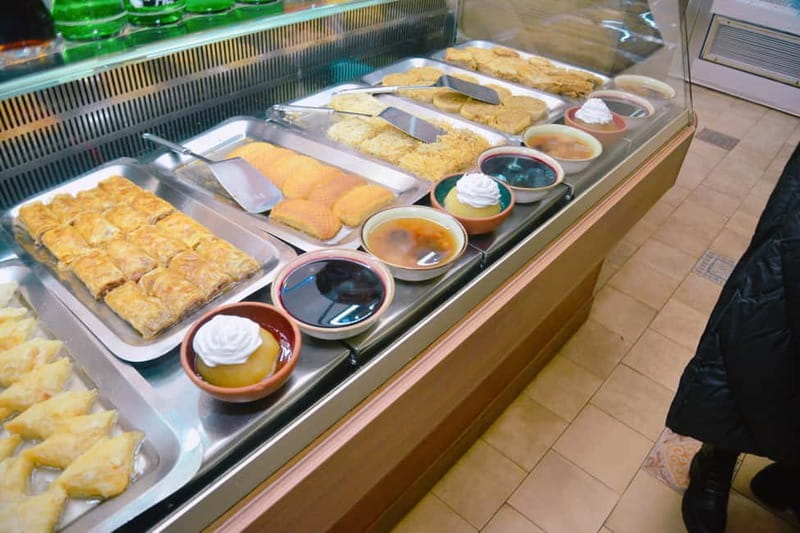 Sarajevo: Food And Crafts tour - Start with bakery treats at Pekara Poričanin