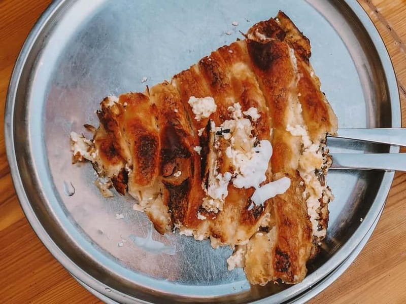 🍽️ Sarajevo Food Tour: Eat where the locals eat - The first meal: an Aščinica and Bosnian comfort food