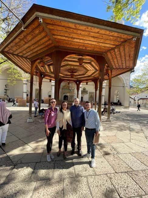 Sarajevo: Old Town Walking Tour with Local Guide - Gazi Husrev-beg Mosque and its surrounding complex