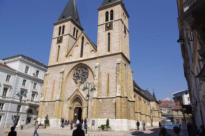Sarajevo: Old Town Walking Tour with Local Guide - Three religious buildings and one remarkable city block