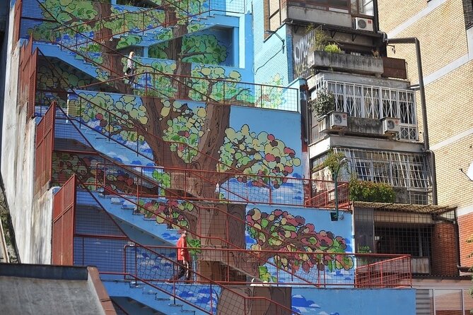 SARAJEVO STREET ART TOUR (art, history & mystery) - sARTajevo! - Why the guide matters more than the free admission