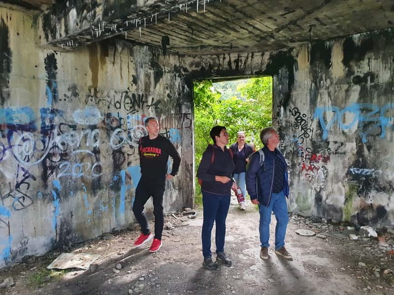 Sarajevo: Tunnel Museum Yugoslavia War Tour with War Veteran - How the guide shapes the experience