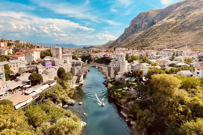 Wine Tasting & Private Walking Tour Mostar - What the private guide adds in 75 minutes